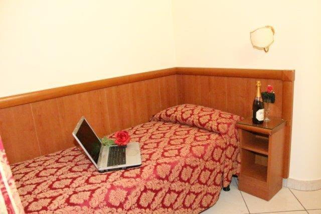 Hotel Suite Caesar Rom Exteriör bild